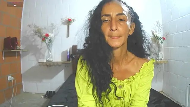 Snapshot of SamanttaLopez chatting on 8, 5, 2026 SamanttaLopez online show from 8, 5, 2026