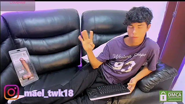 Snapshot of Mael_Twink chatting on 11, 4, 2026 Mael Twink online show from 11, 4, 2026