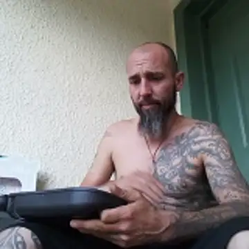 tainted95 online show from 23, 4, 2026