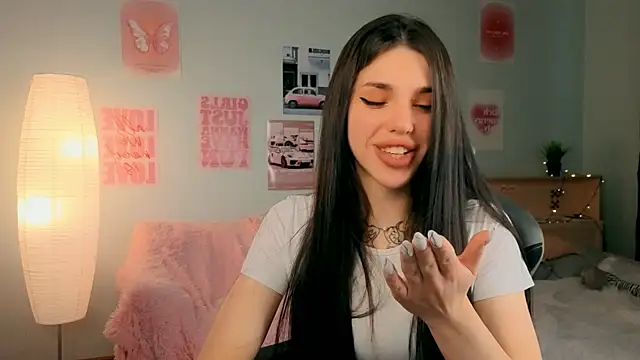 Snapshot of molly_rettyy chatting on 2, 4, 2026 molly rettyy online show from 2, 4, 2026