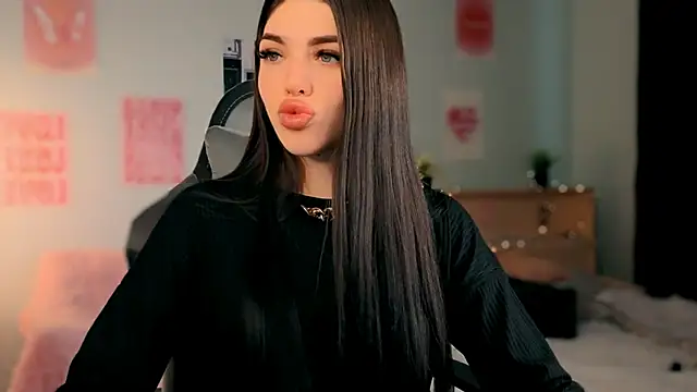 Snapshot of molly_rettyy chatting on 10, 4, 2026 molly rettyy online show from 10, 4, 2026