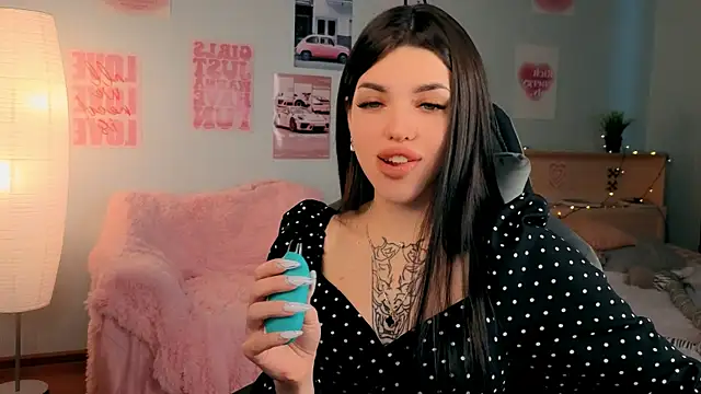 Snapshot of molly_rettyy chatting on 15, 4, 2026 molly rettyy online show from 15, 4, 2026