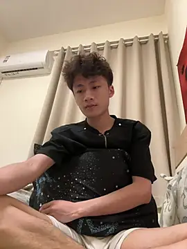 Snapshot of sexyboy-3525 chatting on 1, 4, 2026 sexyboy-3525 online show from 1, 4, 2026