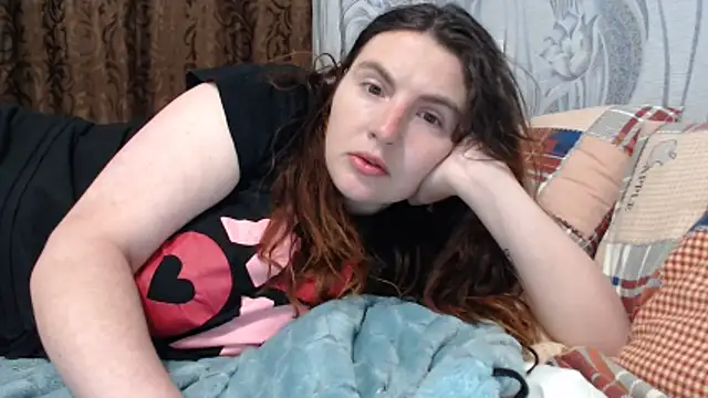 Snapshot of HettySouressx chatting on 15, 4, 2026 HettySouressx online show from 15, 4, 2026