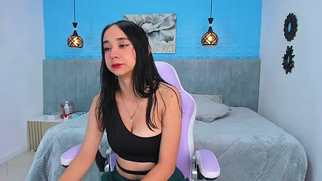 Snapshot of anny_little_01 chatting on 15, 5, 2026 anny little 01 online show from 15, 5, 2026