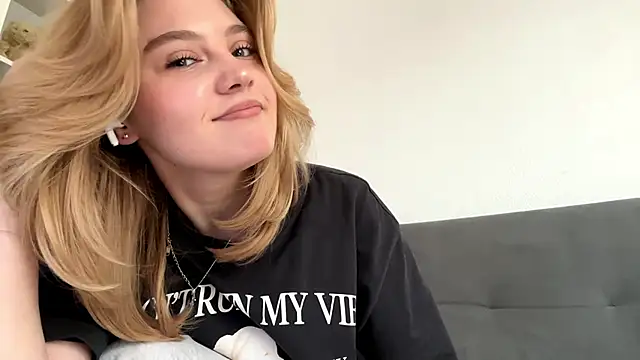 Snapshot of Delia_cute chatting on 31, 3, 2026 Delia cute online show from 31, 3, 2026