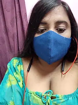 Snapshot of Tami-sonia chatting on 4, 5, 2026 Tami-sonia online show from 4, 5, 2026