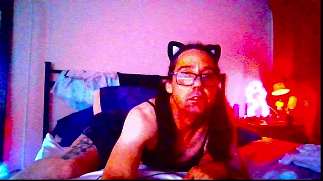 Snapshot of courtney1982 chatting on 6, 4, 2026 courtney1982 online show from 6, 4, 2026