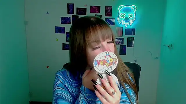 Snapshot of Tiffani_Angel chatting on 15, 4, 2026 Tiffani Angel online show from 15, 4, 2026
