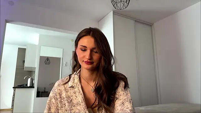 Snapshot of HallieHollo chatting on 17, 5, 2026 HallieHollo online show from 17, 5, 2026