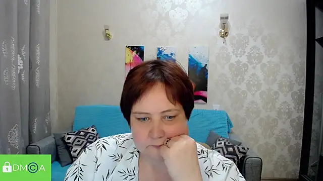 Snapshot of QUEEN02030 chatting on 8, 4, 2026 QUEEN02030 online show from 8, 4, 2026