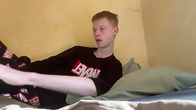 Snapshot of dreamy_devi1 chatting on 4, 4, 2026 dreamy devi1 online show from 4, 4, 2026