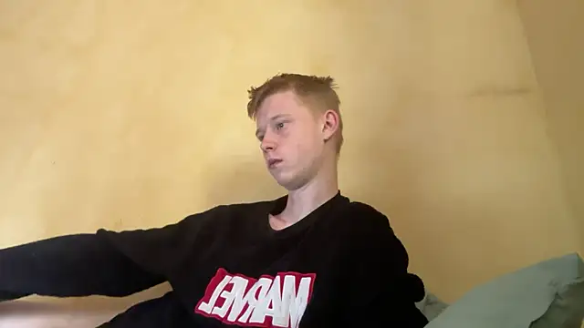 Snapshot of dreamy_devi1 chatting on 5, 4, 2026 dreamy devi1 online show from 5, 4, 2026