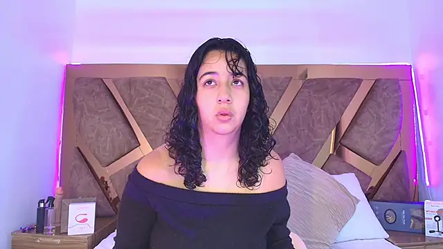 bella swwan  online show from 11, 4, 2026