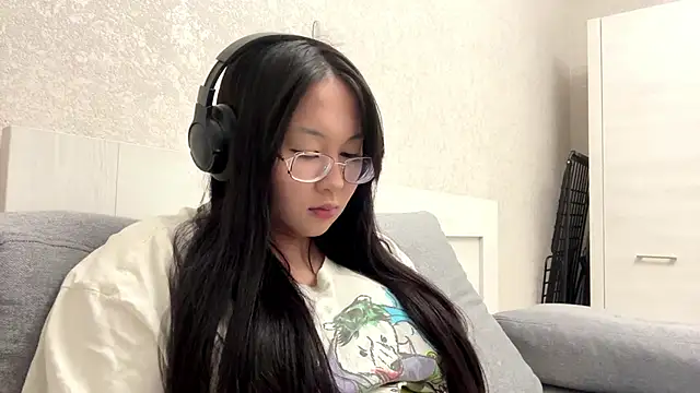 Feylinmay online show from 12, 4, 2026