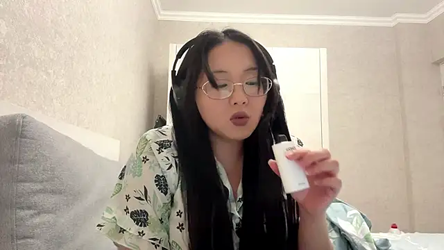 Feylinmay online show from 15, 4, 2026