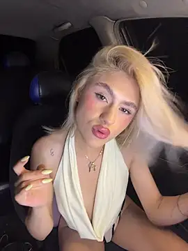 Snapshot of Lia_fire chatting on 2, 4, 2026 Lia fire online show from 2, 4, 2026