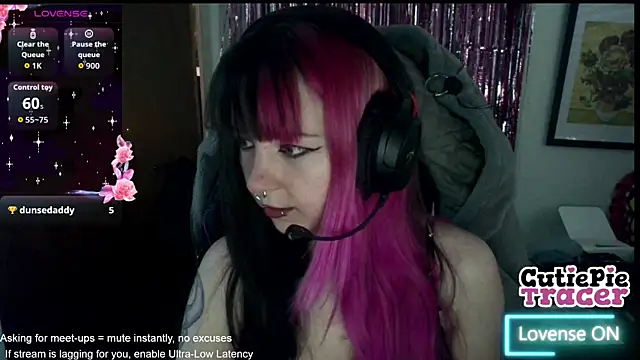Snapshot of CutieTracer chatting on 11, 5, 2026 CutieTracer online show from 11, 5, 2026
