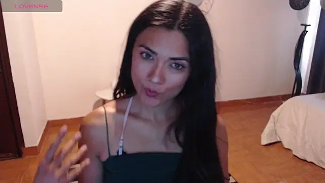 Snapshot of FreyaRouge chatting on 11, 4, 2026 FreyaRouge online show from 11, 4, 2026