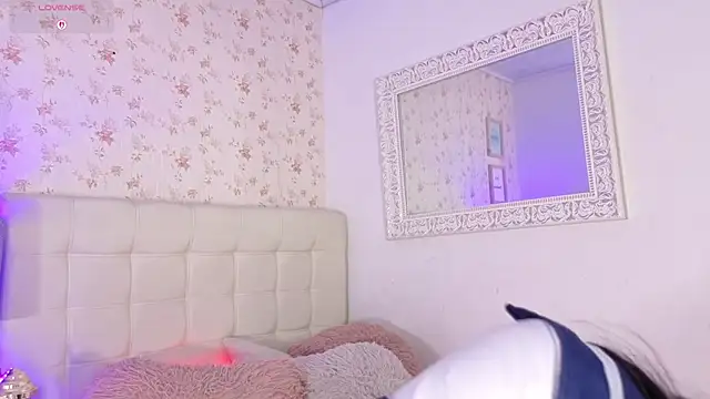 Snapshot of lia_kitty0 chatting on 8, 7, 2026 lia kitty0 online show from 8, 7, 2026