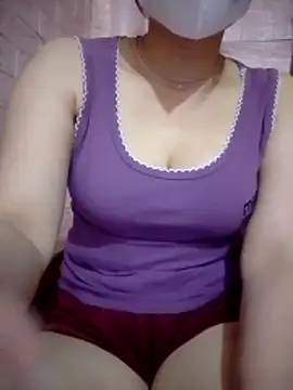Snapshot of Mi-Naney chatting on 9, 5, 2026 Mi-Naney online show from 9, 5, 2026