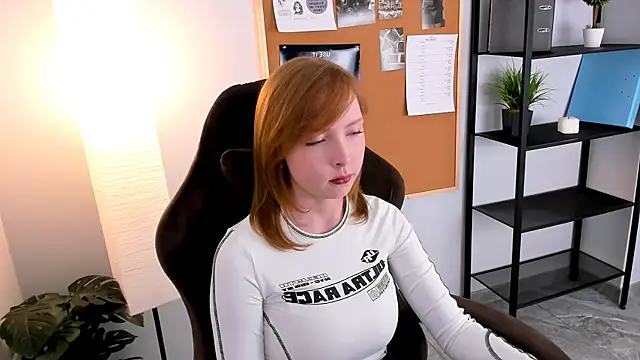 Snapshot of CherryCrushLove chatting on 25, 4, 2026 CherryCrushLove online show from 25, 4, 2026