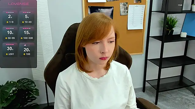 Snapshot of CherryCrushLove chatting on 12, 5, 2026 CherryCrushLove online show from 12, 5, 2026