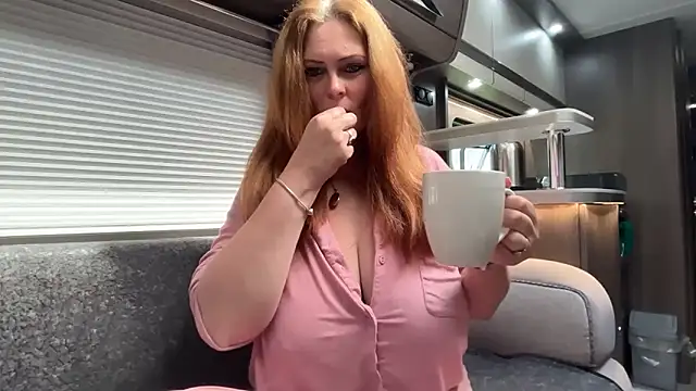 Snapshot of BustySwingingSlut chatting on 16, 5, 2026 BustySwingingSlut online show from 16, 5, 2026