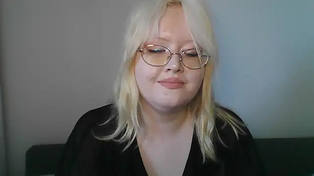 Snapshot of Elayne_Sweet chatting on 7, 4, 2026 Elayne Sweet online show from 7, 4, 2026