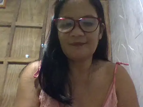 Snapshot of PinayZaira chatting on 12, 5, 2026 PinayZaira online show from 12, 5, 2026