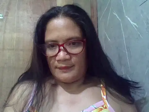 Snapshot of PinayZaira chatting on 13, 5, 2026 PinayZaira online show from 13, 5, 2026