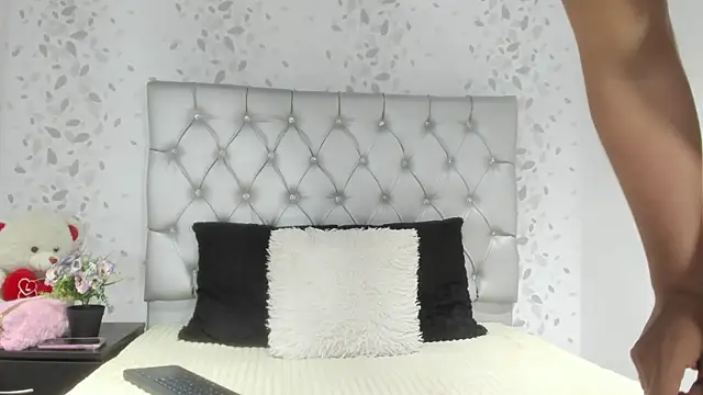 Snapshot of brenda_sofia69 chatting on 8, 5, 2026 brenda sofia69 online show from 8, 5, 2026