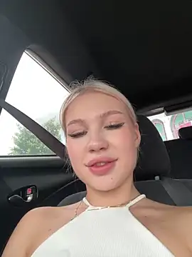 Kiss Auroraa online show from 15, 5, 2026