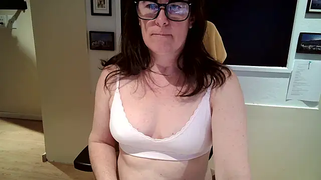 CuriousMadame online show from 18, 4, 2026