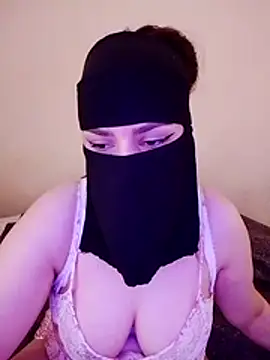 Snapshot of Queen_Lola chatting on 5, 5, 2026 Queen Lola online show from 5, 5, 2026