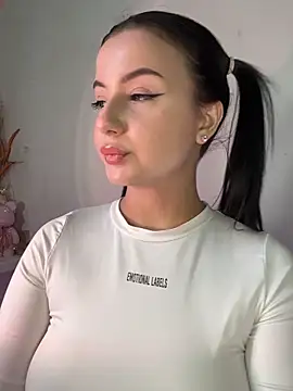 Snapshot of L0LA_XO chatting on 10, 4, 2026 L0LA XO online show from 10, 4, 2026