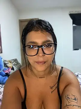 Snapshot of Mia_milf_x chatting on 22, 5, 2026 Mia milf x online show from 22, 5, 2026