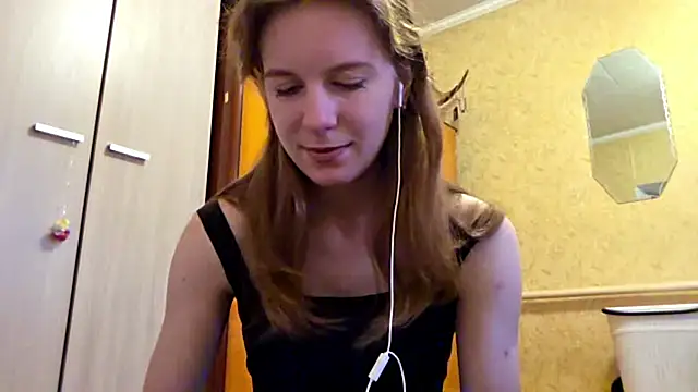 Snapshot of DonnaKuc chatting on 9, 4, 2026 DonnaKuc online show from 9, 4, 2026
