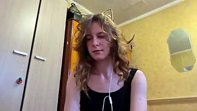 Snapshot of DonnaKuc chatting on 13, 4, 2026 DonnaKuc online show from 13, 4, 2026