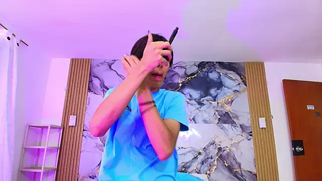 Snapshot of Angel_lux444 chatting on 1, 4, 2026 Angel lux444 online show from 1, 4, 2026