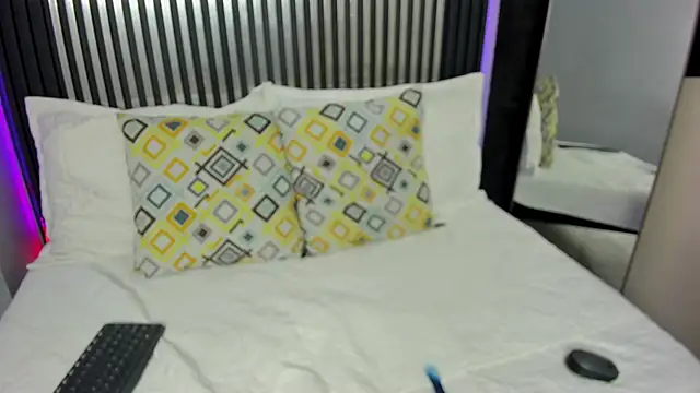 Katt Diamond online show from 2, 4, 2026