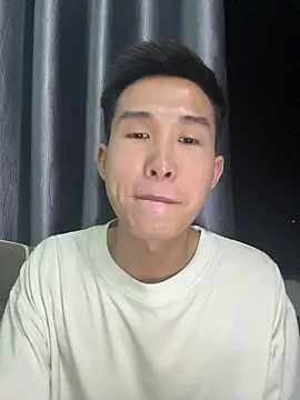 Snapshot of tuanhip chatting on 5, 4, 2026 tuanhip online show from 5, 4, 2026