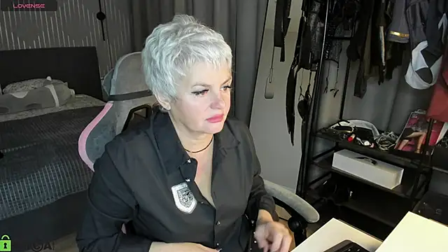 Snapshot of Linda_Zef1r chatting on 19, 4, 2026 Linda Zef1r online show from 19, 4, 2026
