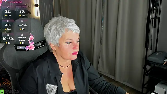 Snapshot of Linda_Zef1r chatting on 7, 5, 2026 Linda Zef1r online show from 7, 5, 2026