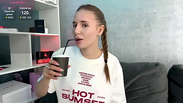 PollyRysh online show from 6, 4, 2026