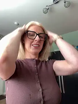 Laylaskyexx online show from 13, 4, 2026