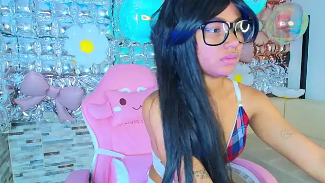 Snapshot of candy-paris chatting on 19, 6, 2026 candy-paris online show from 19, 6, 2026
