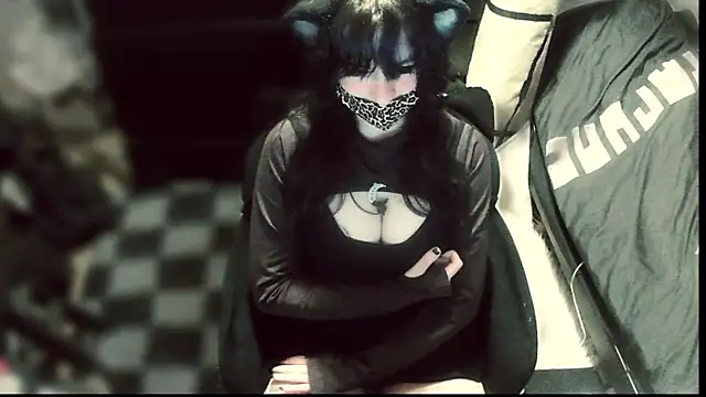 Snapshot of ErroneousMeow chatting on 2, 4, 2026 ErroneousMeow online show from 2, 4, 2026