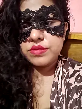 Maskedcurves online show from 2, 4, 2026