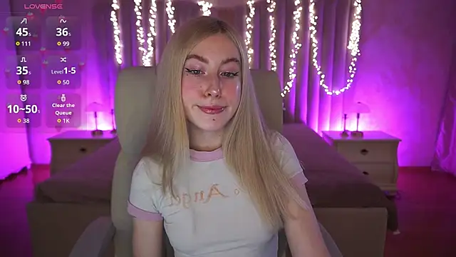 MelaniiePlay online show from 8, 4, 2026